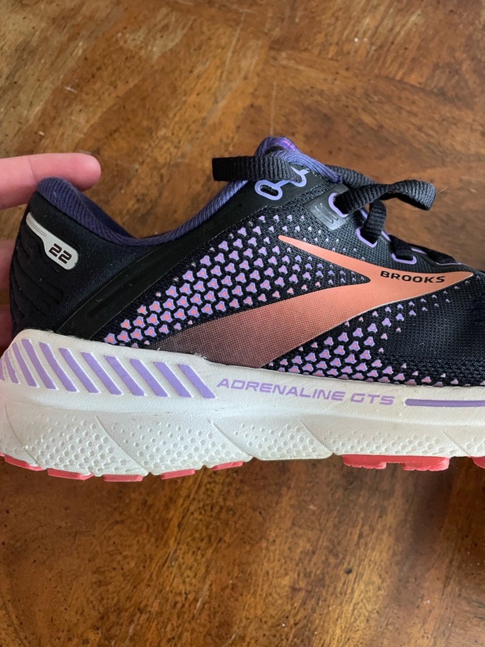 Brooks - Picture 4 of 4